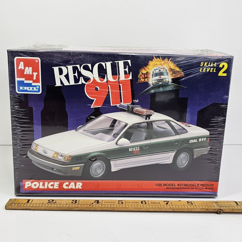 SEALED 1993 Rescue 911 Ford Taurus Police Car 1:25 scale AMT #6417 NIB/NOS